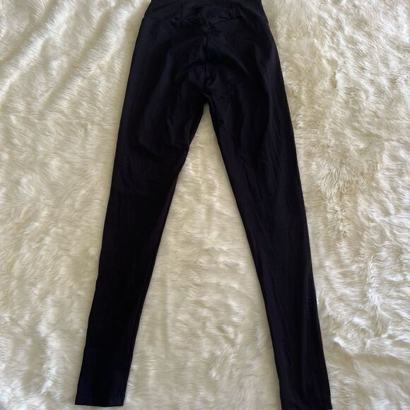 Gymshark black leggings  - Picture 2 of 8